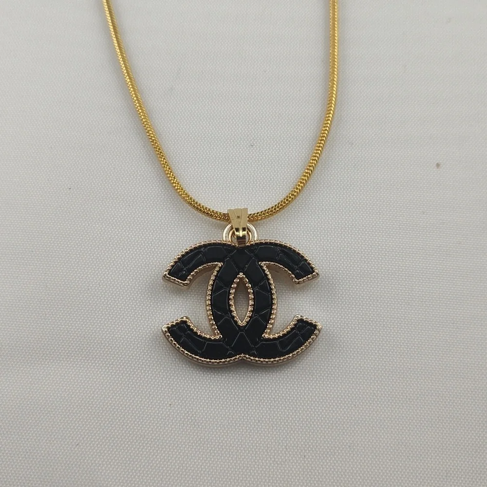 CHANEL Gold stamped 18k chain Necklace with Black CC Pendant - Picture 3 of 5